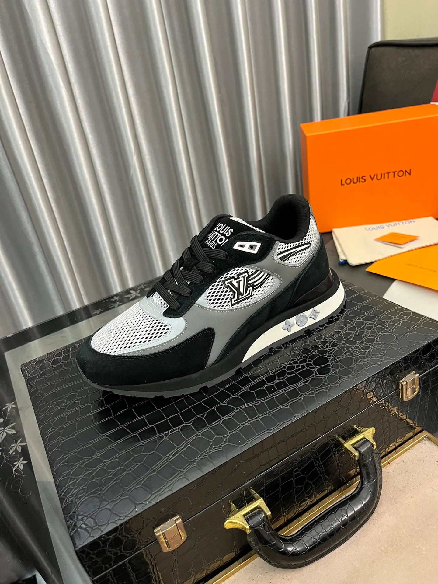Men's Men's Shoes 💰660⌚️⌚️【LOUIS VUITTON) New 🍀LV Louis Vuitton*——LV classic dad shoes trendy shoes! Made of imported original soft calf leather, imported fly woven lining. Original wear-resistant rubber outsole! High quality products! Code number: 38-44
